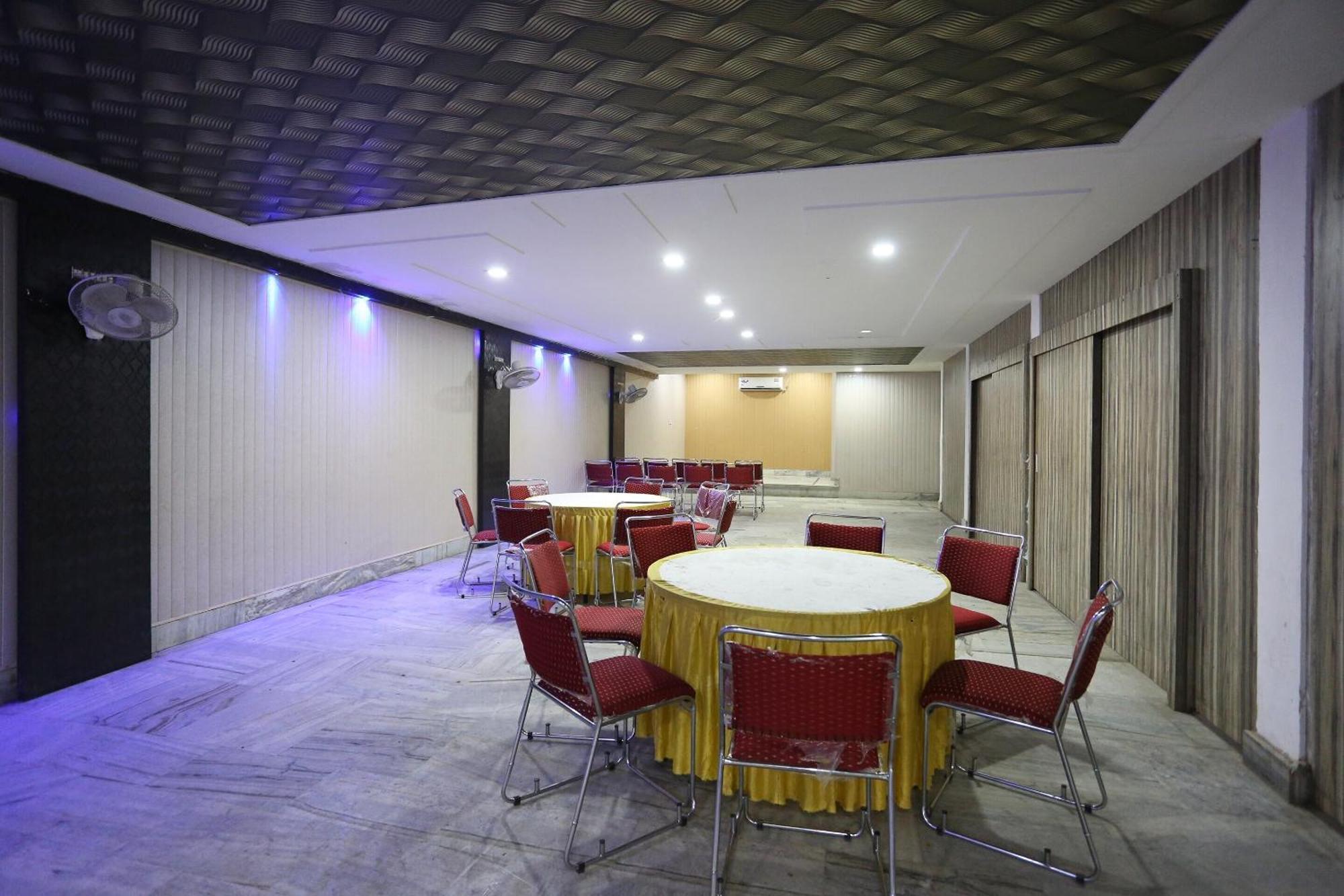 Hotel O Kanha Continental Агра Экстерьер фото