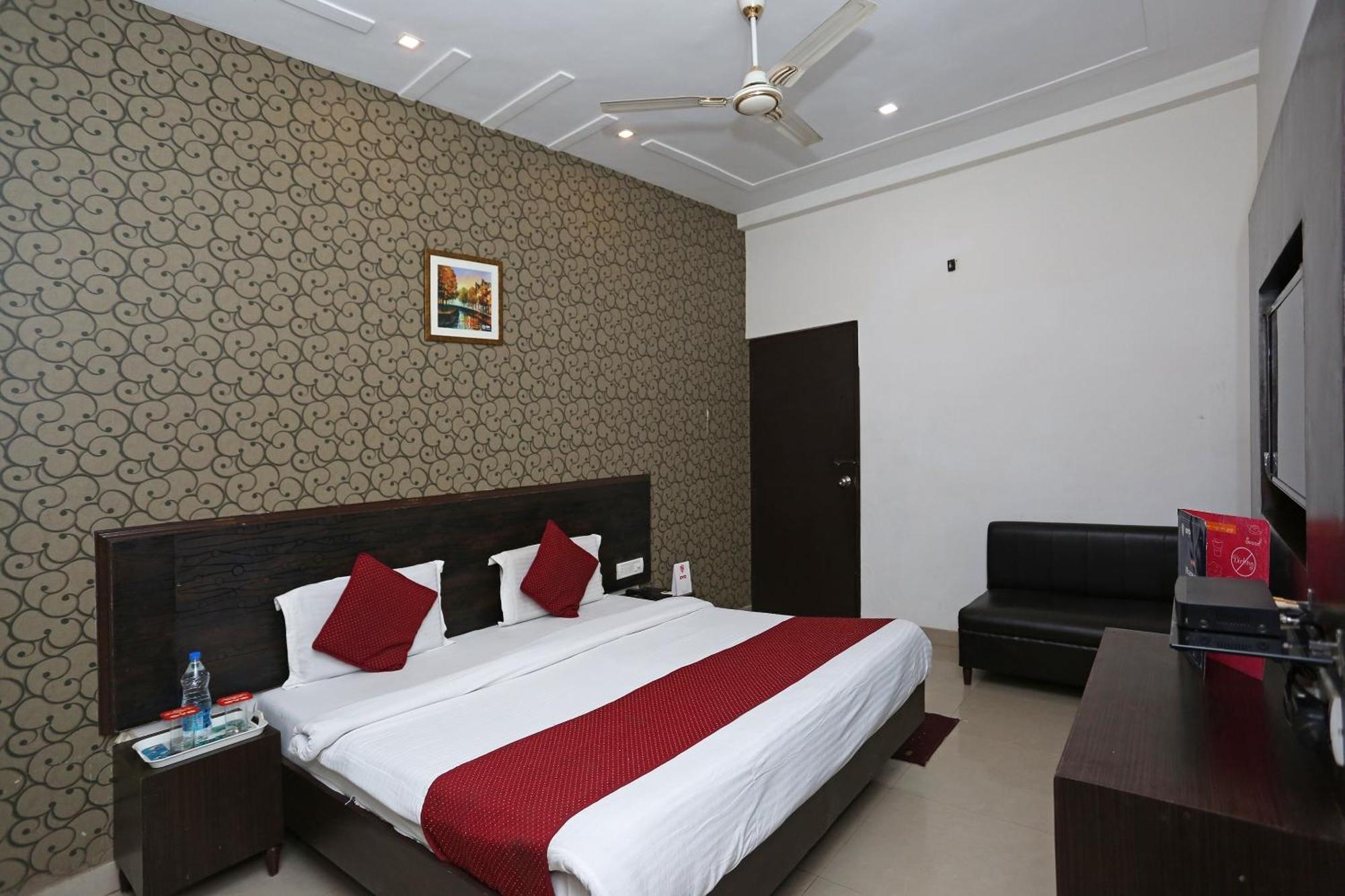 Hotel O Kanha Continental Агра Экстерьер фото