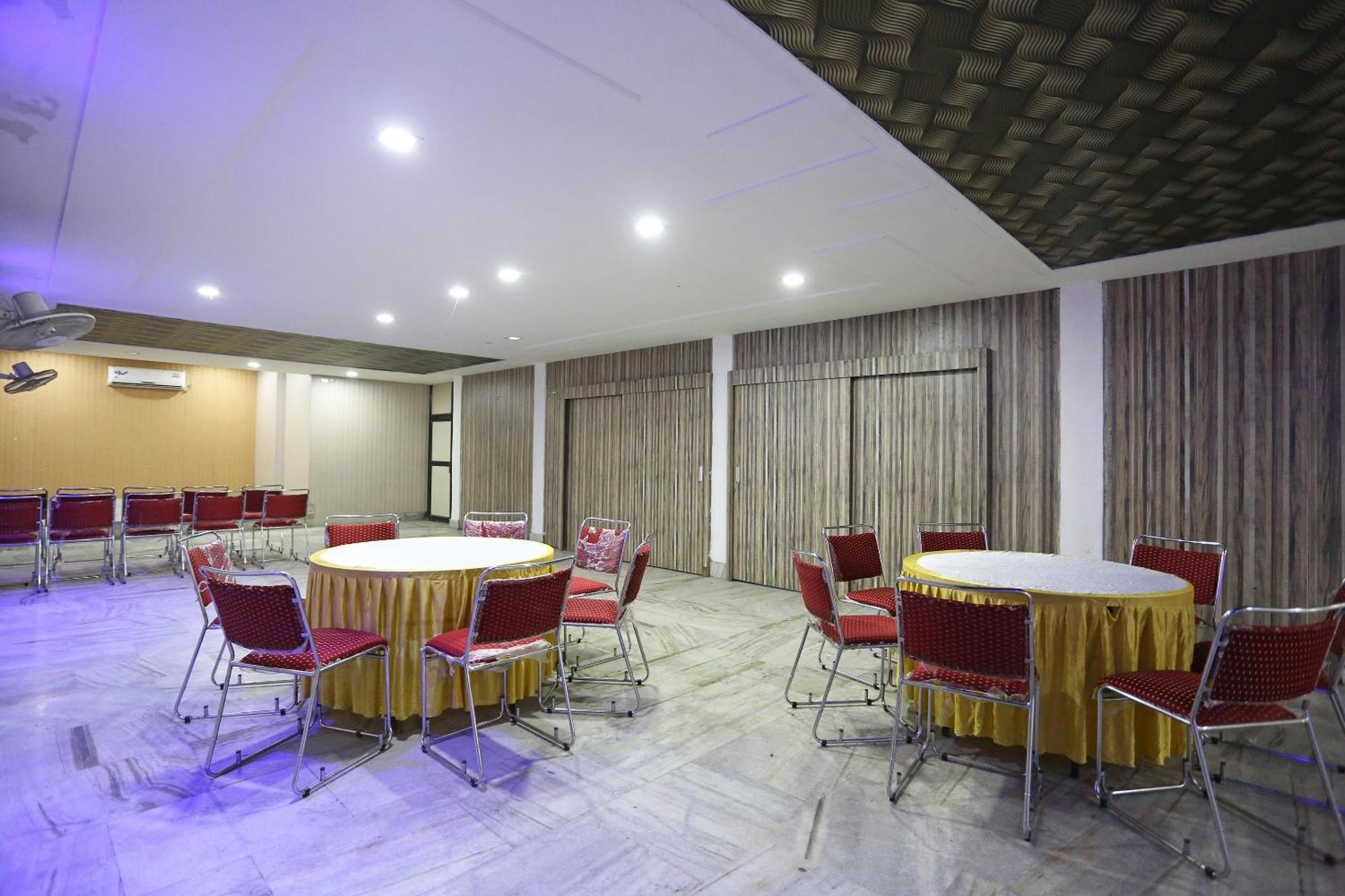 Hotel O Kanha Continental Агра Экстерьер фото